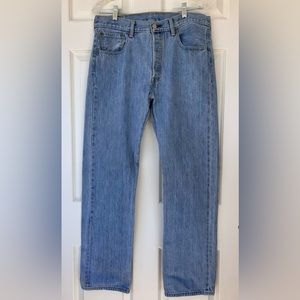 Levi’s 501 Button Fly Light Wash Boot Cut Jeans 33x32‎